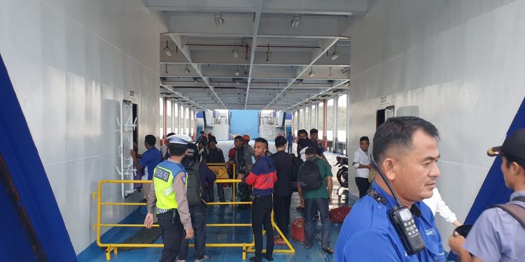 Wujudkan Tertib Berlalulintas Perasonil Sat Lantas Polres Nias Selatan Lakukan Sosialisasi dan Himbauan
