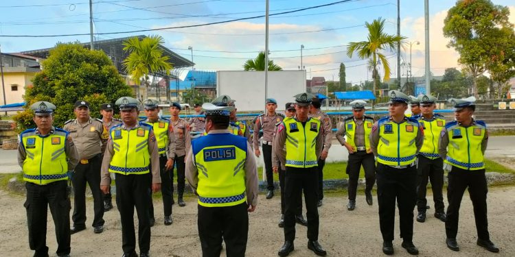 Jaga Kamseltibcar Lantas di Pagi Hari, Sat Lantas Polres Nias Selatan Rutin Pengaturan Lalu Lintas