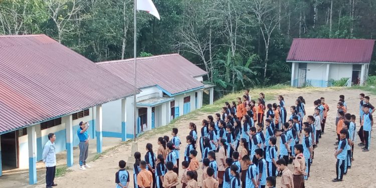 Rutinitas Apel Pagi SMP Negeri 4 Tumari Kecamatan Lolomatua