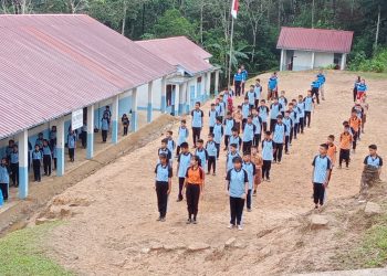 SMP Negeri 4 Tumari Kecamatan Lolomatua Adakan SENAM Pagi Tiap Jum’at