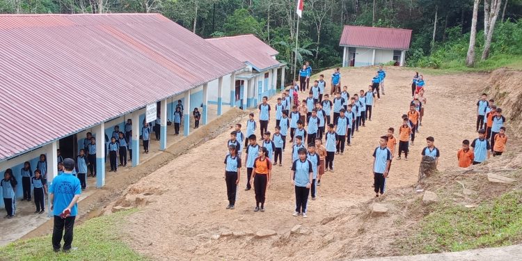 SMP Negeri 4 Tumari Kecamatan Lolomatua Adakan SENAM Pagi Tiap Jum’at